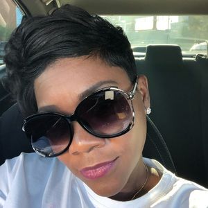 Meet your Posher, Janea